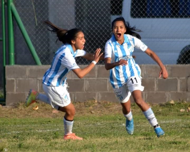 Fútbol femenino en Atlético: ellas también marcan el camino
