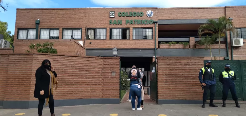 TODO TRANQUILO. En el San Patricio nivel secundario no se observaron tumultos hasta el mediodía, al menos. LA GACETA