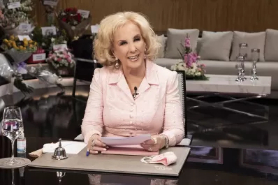 Elecciones PASO: Mirtha Legrand fue a votar y fue recibida con aplausos