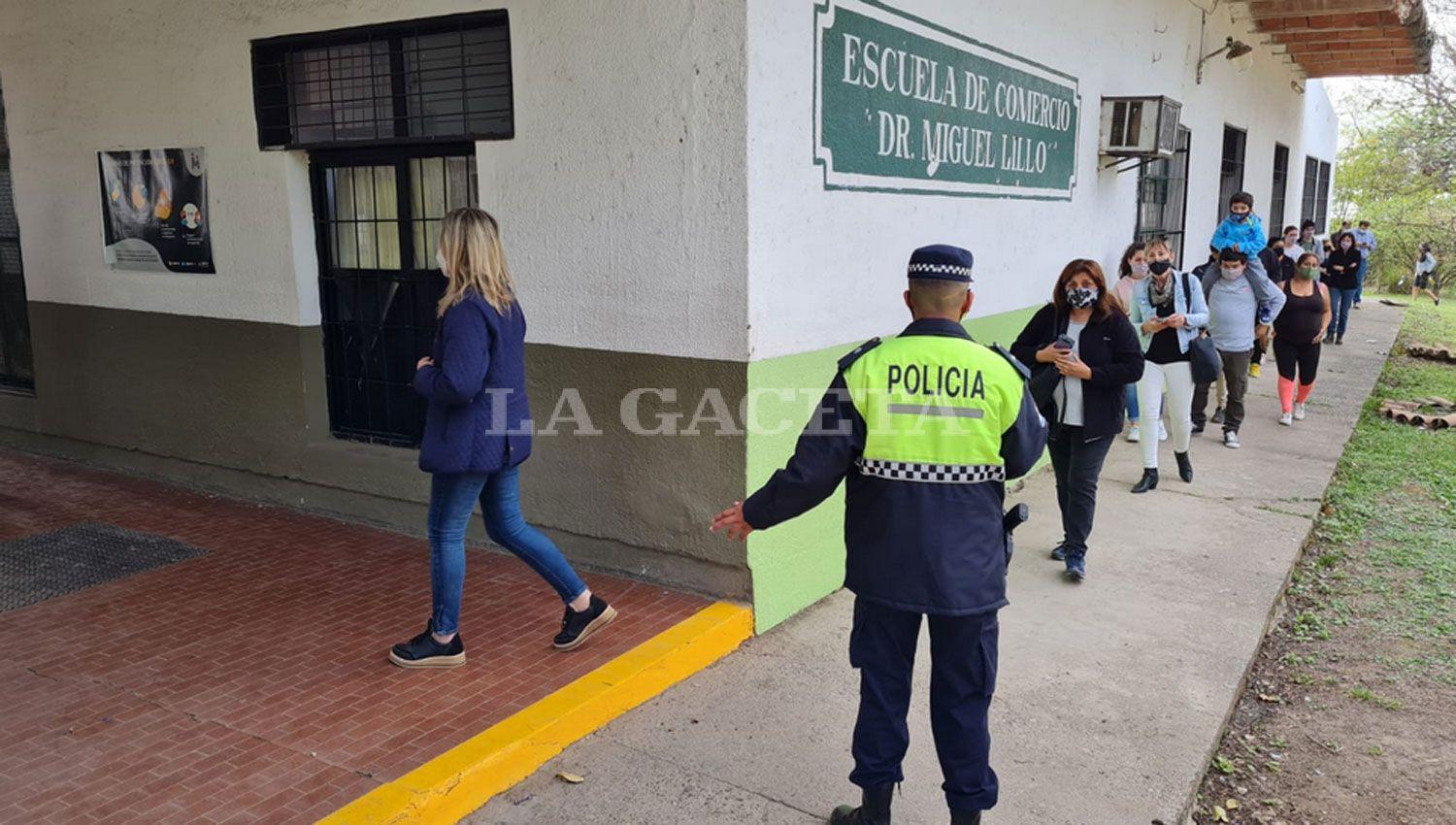 EN YERBA BUENA. El protocolo sanitario en la escuela de Comercio 