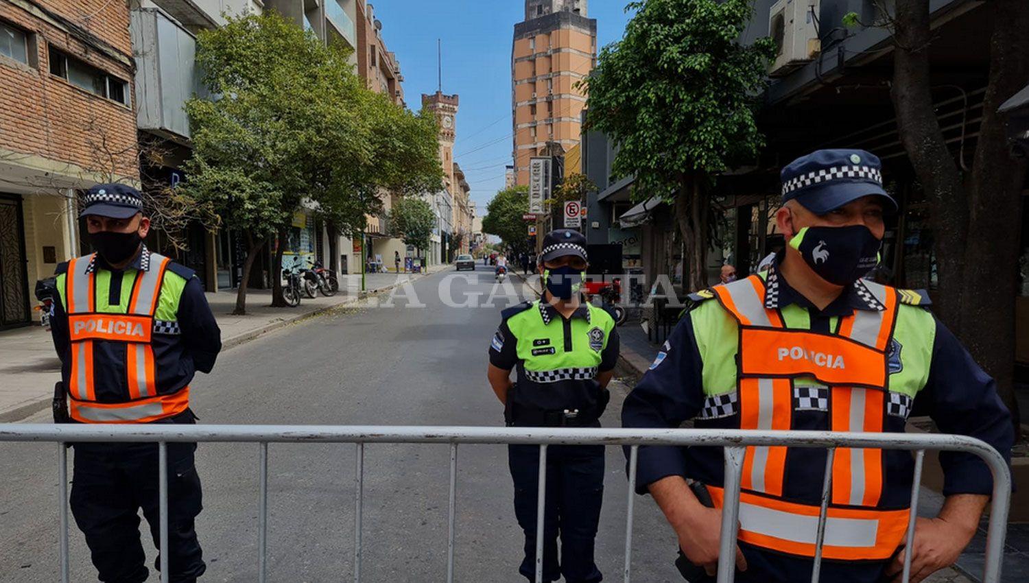 Uno de los vallados fue instalado en la esquina de Córdoba y Laprida.