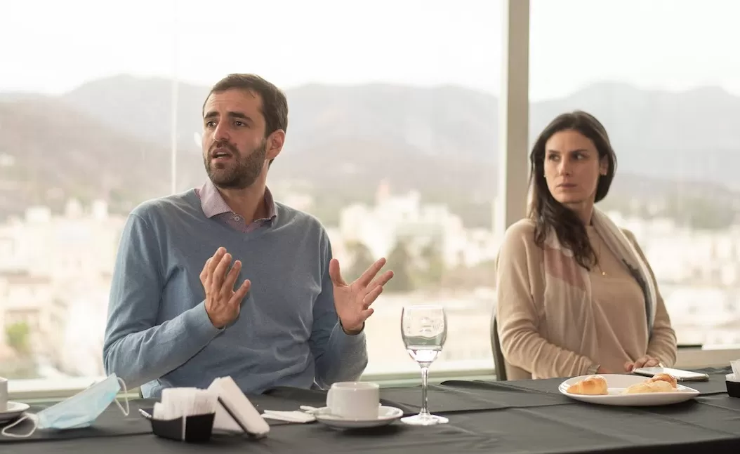 Emiliano Estrada, Pamela Calletti, candidatos kirchneristas en Salta. 