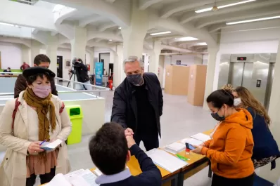 Tremendo cachetazo  y pase de facturas