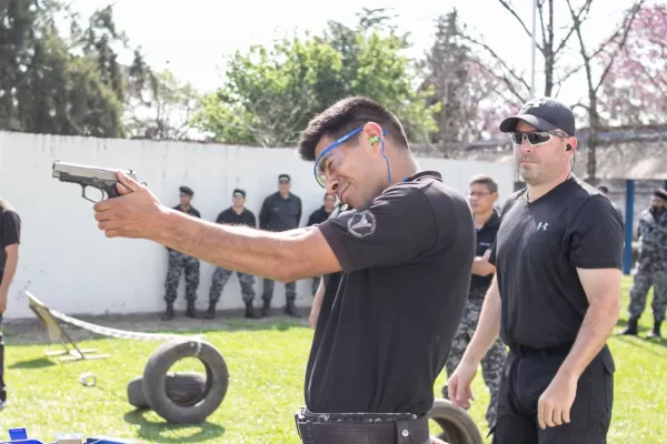Yerba Buena: La Guardia Urbana Municipal se capacita en el uso de armas de fuego