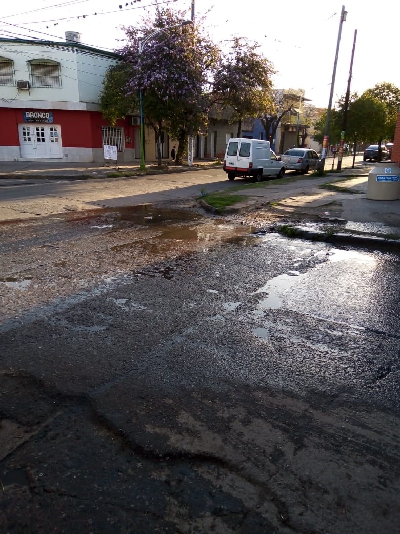 A dos meses de la inauguración, comienzan arreglos en el piso de la Libertad