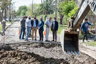 Mariano Campero supervisó el avance de las obras de pavimentación en Yerba Buena