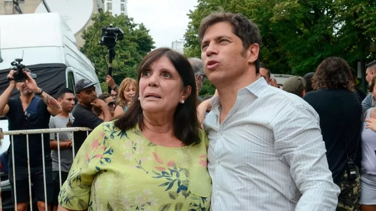 Teresa García, ministra de Gobierno bonaerense junto a Axel Kicillof.