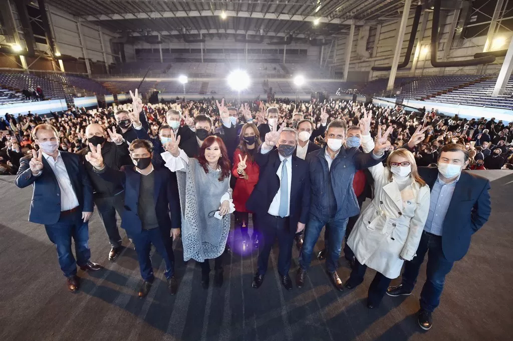 CRUJE EL FRENTE DE TODOS. La tensión entre Alberto Fernández y Cristina Kirchner creció a partir de las PASO. Foto de Twitter @Alferdez