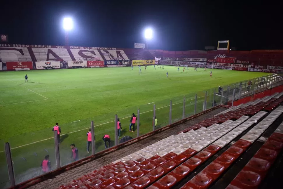 SIN PÚBLICO. El lunes La Ciudadela volverá a mostrar una imagen similar; aunque esta vez 50 socios podrán disfrutar de volver a ver a su equipo en vivo y en directo. 