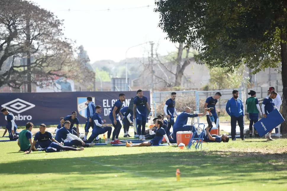 A PREPARARSE. Atlético practicó ayer por última vez en el complejo. Hoy la cita será a las 9.30 en el estadio. Luego, el plantel quedará concentrado para el partido de mañana desde las 20.15, frente a Boca. 
