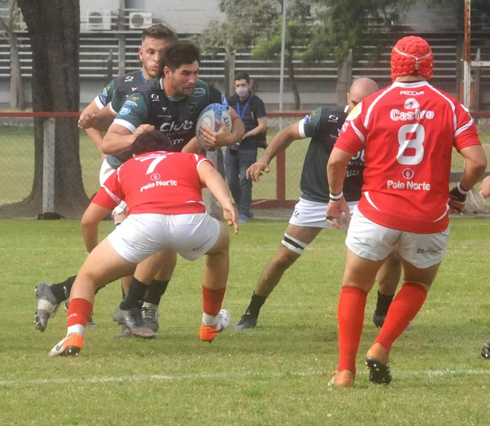 PACIENCIA Y RECOMPENSA. Tucumán Rugby supo construir con prolijidad su ventaja en el primer tiempo, y aunque Los Tarcos lo puso en aprietos en el complemento, supo reaccionar y liquidarlo. LA GACETA / FOTO DE ANTONIO FERRONI
