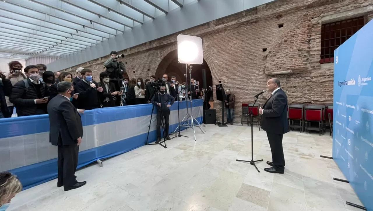 PANDEMIA. El flamante jefe de Gabinete, Juan Manzur, adelantó que se reunirá con la ministra de Salud, Carla Vizzotti, para analizar el posible levantamiento de algunas restricciones.