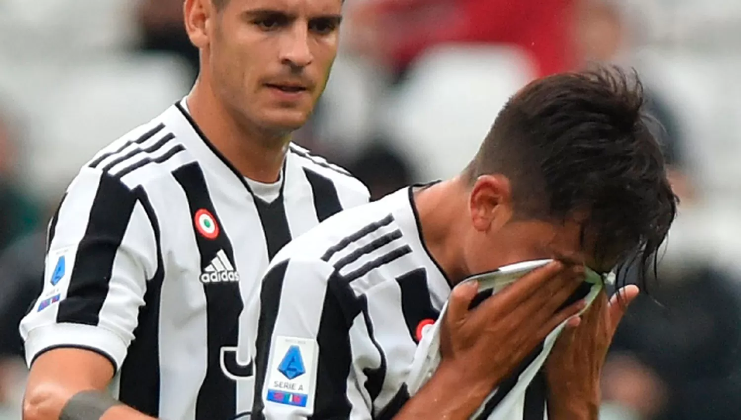 FRUSTRACIÓN. Dybala se retiró lesionado y entre lágrimas apenas a 20 minutos de iniciado el juego.