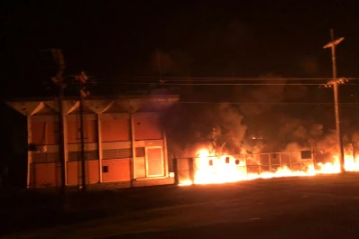 Parte de la provincia se quedó sin luz por el incendio en una estación transformadora