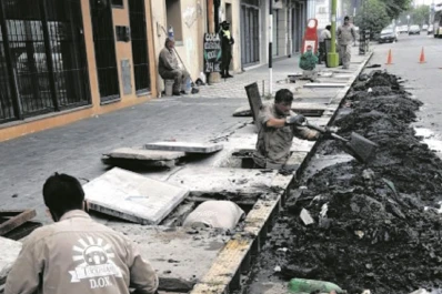 Limpieza de desagües: trabajos en la avenida República del Líbano
