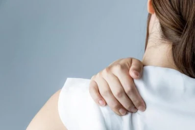 Postura encorvada: un especialista tucumano explica cuándo realizar una consulta médica