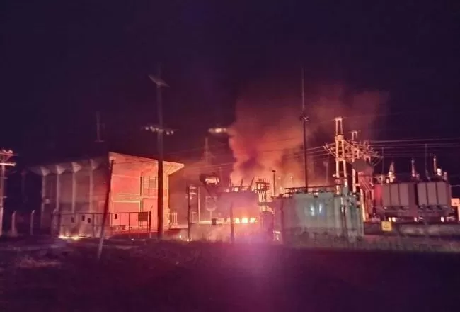 FUEGO en la estación transformadora. 