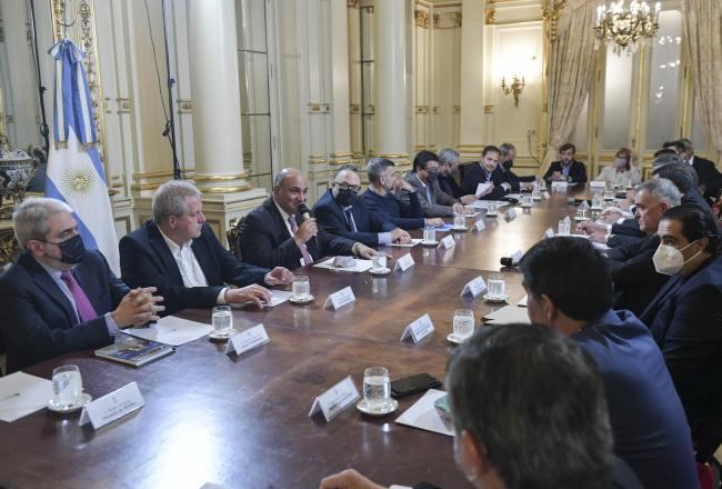 EN BUENOS AIRES. Manzur encabeza la reunión. Foto de Comunicación Pública