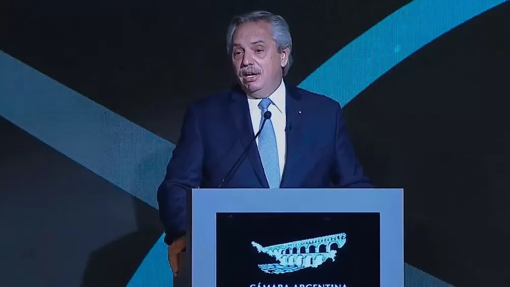 Fernández anunció que se construirán 100.000 viviendas antes de fin de año