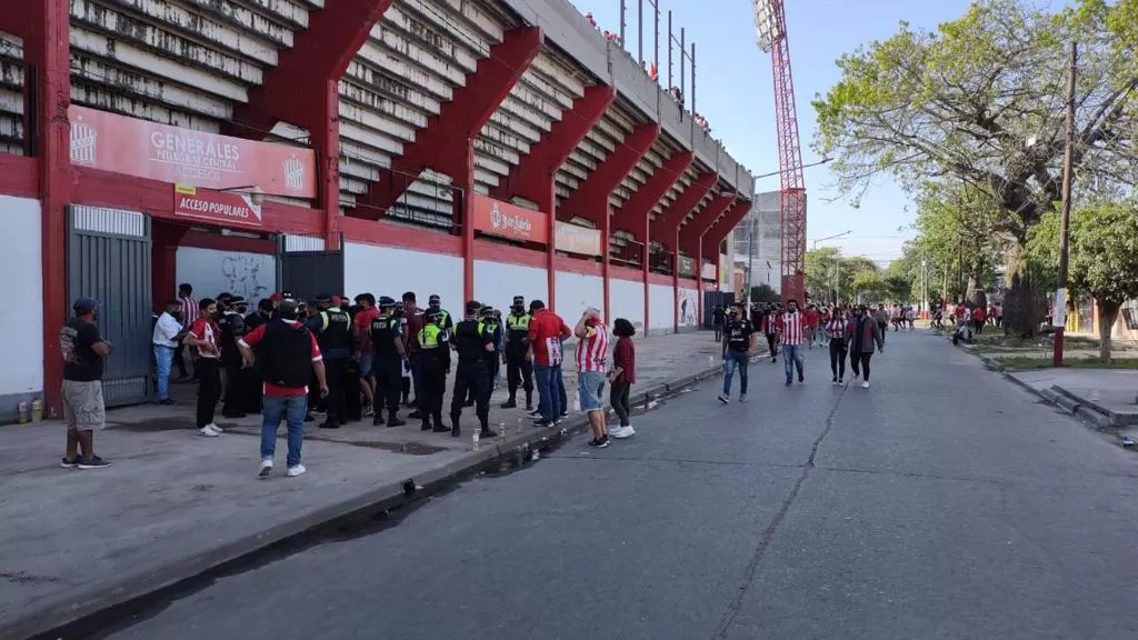 EN EL ESTADIO. Efectivos de la Policía llevaron a cabo el operativo de seguridad en la Ciudadela. Foto: Prensa Ministerio de Seguridad