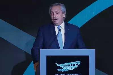 Fernández anunció que se construirán 100.000 viviendas antes de fin de año