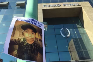 Con una protesta fuera de tribunales, aguardan la sentencia por el homicidio de Facundo Ferreira