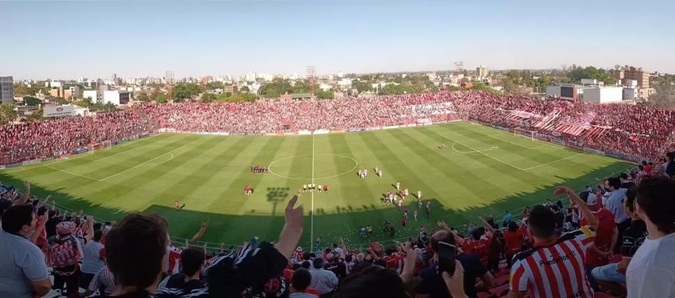 EL REGRESO. Así lucieron ayer las tribunas de La Ciudadela.