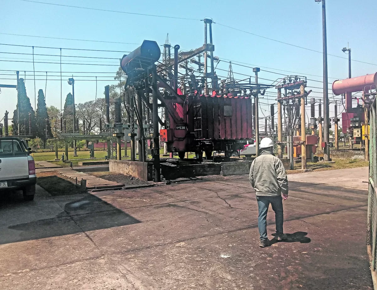 Realizan cortes programados de energía tras el incendio en la estación transformadora de Villa Quinteros