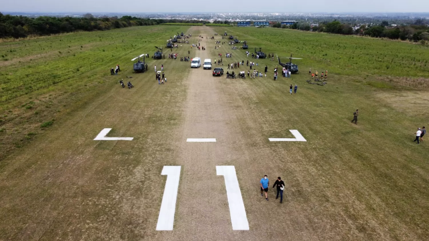 Un espectáculo visual: 14 helicópteros del Ejército Argentino sobrevolaron Yerba Buena