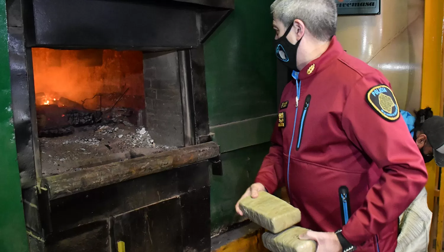 OPERATIVO. Buenos Aires: la Policía quemó más de cinco toneladas de marihuana en el cementerio de la Chacarita.