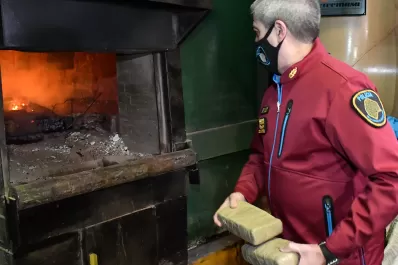 Buenos Aires: la Policía quemó más de cinco toneladas de marihuana en el cementerio de la Chacarita