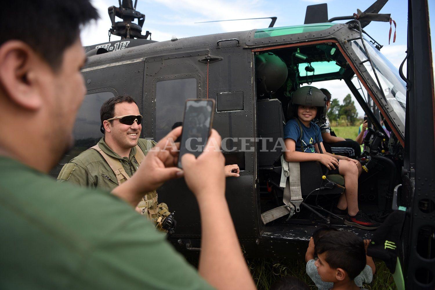 RECUERDOS. Muchos se fotografiaron durante la tarde. 
