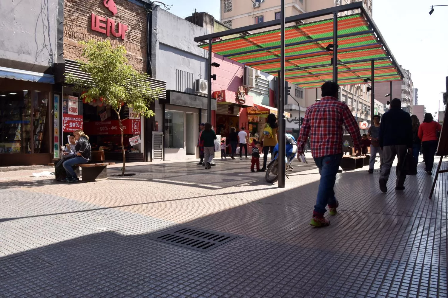 FOTO ILUSTRATIVA. Zona peatonal de la capital. (ARCHIVO)