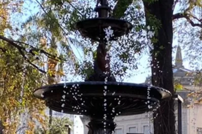 Cartas de lectores I: fuente de la plaza Independencia