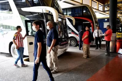 Desde este fin de semana, los micros y trenes pueden viajar con plena ocupación