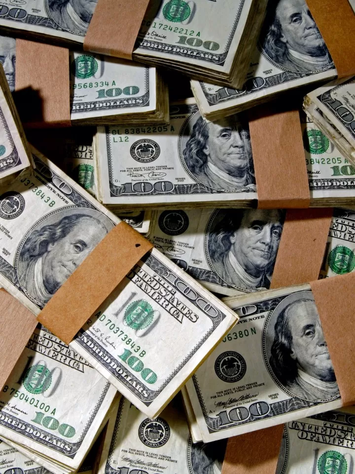 TECHO. El “blue” rondó su máximo ($187,50) la semana pasada. 