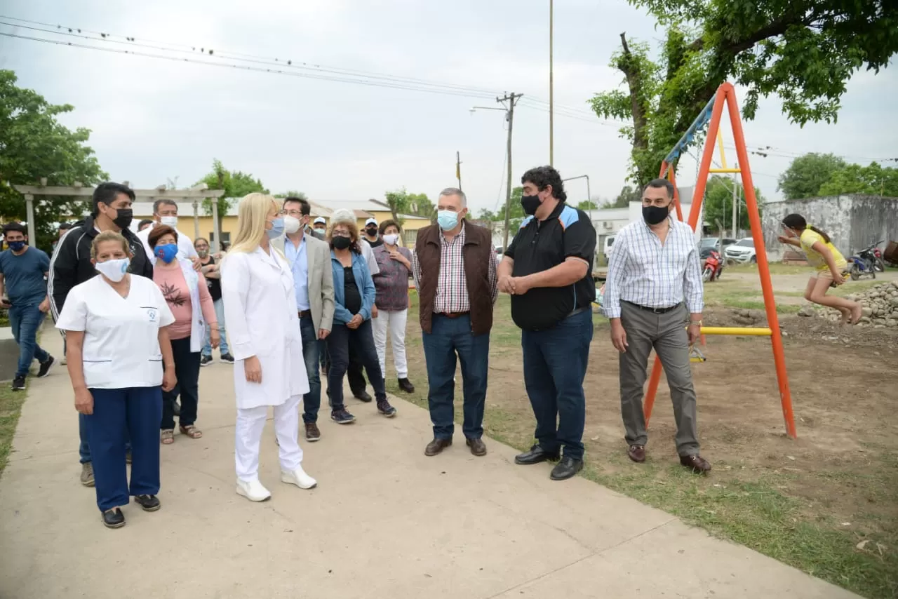 Osvaldo Jaldo visitó obras y entregó equipamientos en García Fernández