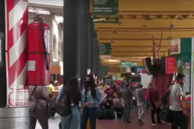 Cómo arrancó el feriado extra largo en la terminal de ómnibus de la capital
