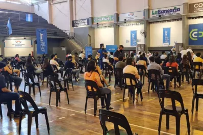 Coronavirus: cómo se desarrolla la vacunación en el club Caja Popular