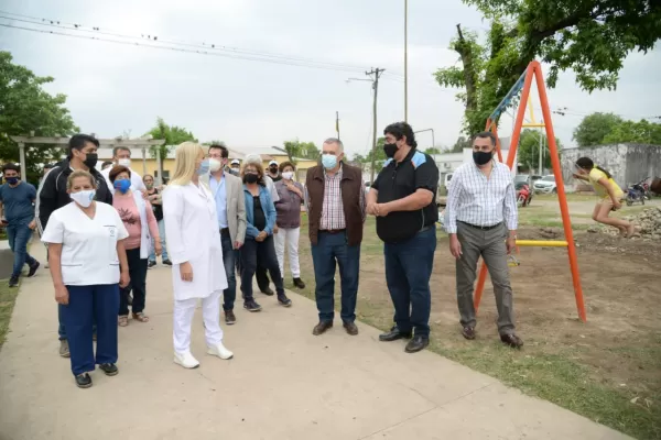 Osvaldo Jaldo visitó obras y entregó equipamientos en García Fernández
