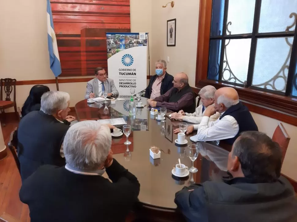 PLANTEOS. Los productores, en el Ministerio de la Producción. 