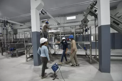 Manzur llegó a Tucumán, mientras se pone a punto la fábrica que inaugurará el Presidente