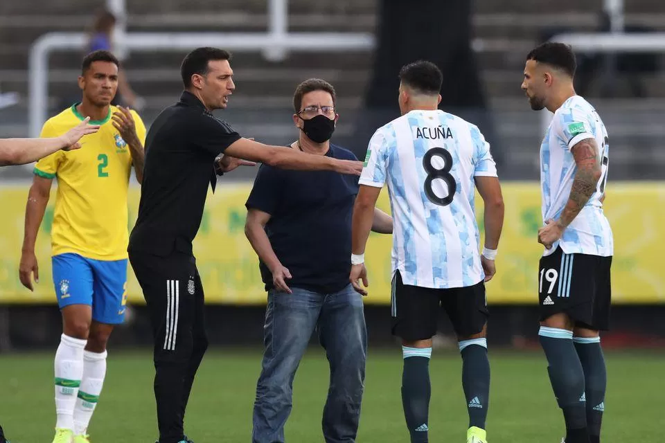 La Conmebol considera que el partido suspendido entre Brasil y Argentina se debería definir en la cancha