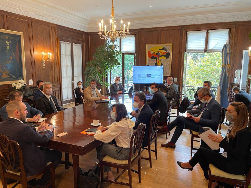 Puja por la deuda: Martín Guzmán se reunió con el staff del FMI en Washington