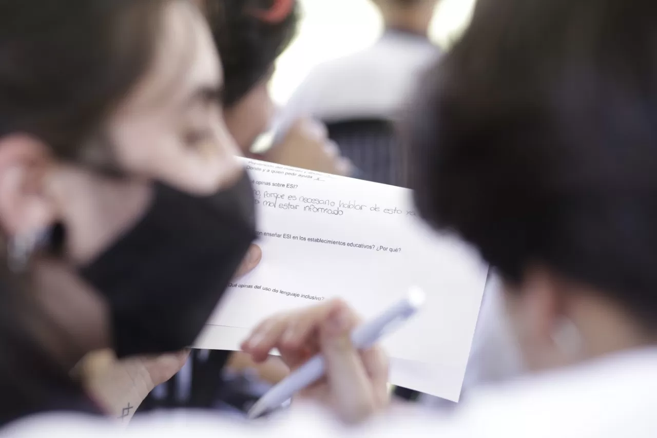 Más de 300 estudiantes debatieron sobre el ESI en una escuela tucumana