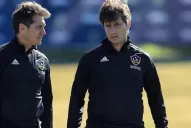 Los mellizos Barros Schelotto a un paso de asumir la conducción de Paraguay