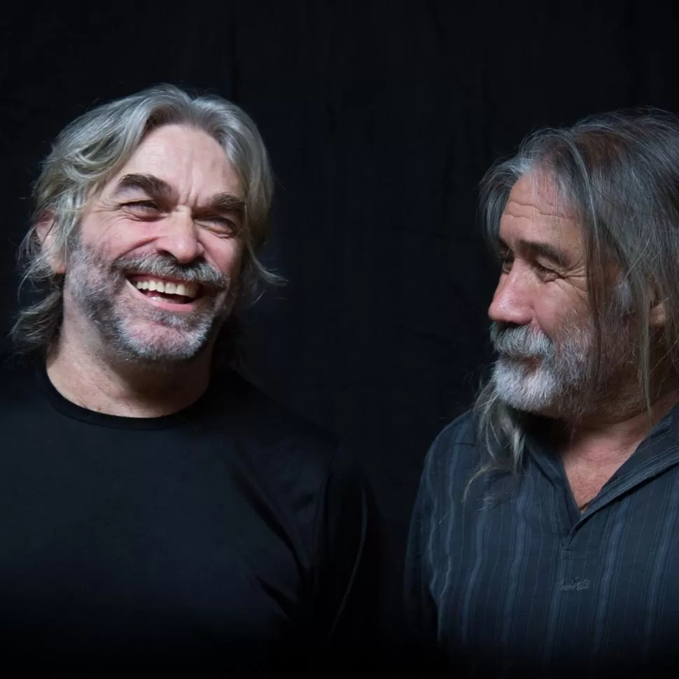 ROBERTO CANTOS Y JULIO PAZ. Una sociedad musical que se mantiene y crece a lo largo de 36 años de confluencia creativa y compromiso.  prensa