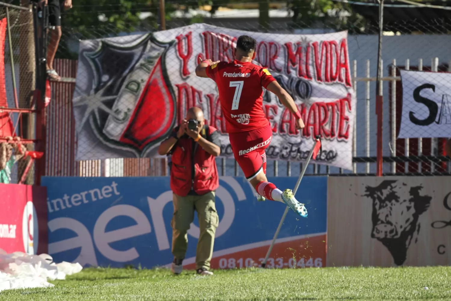 EL FESTEJO. San Martín vence a MAIPÚ con un gol de Lucas Cano. FOTO Marcelo Ruiz