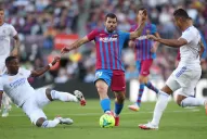 El gol del Kun Agüero no le alcanzó al Barcelona, que cayó ante Real Madrid