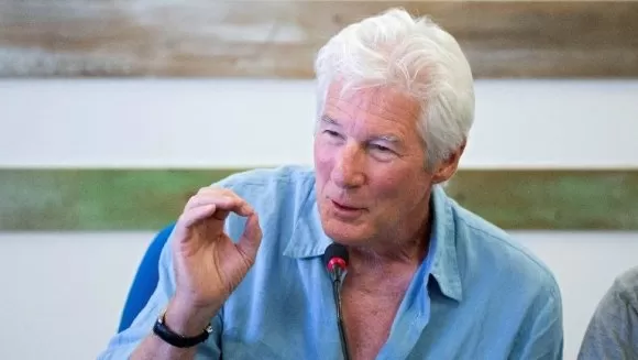 RICHARD GERE. El actor podría testificar contra el político italiano. 